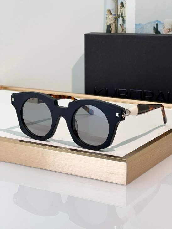 Picture of Kuboraum Sunglasses _SKUfw70683798fw